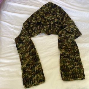 Handmade camouflage pocket scarf with hood